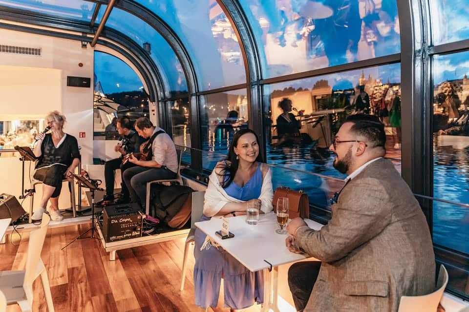 Dîner-croisière en bateau à toit ouvert