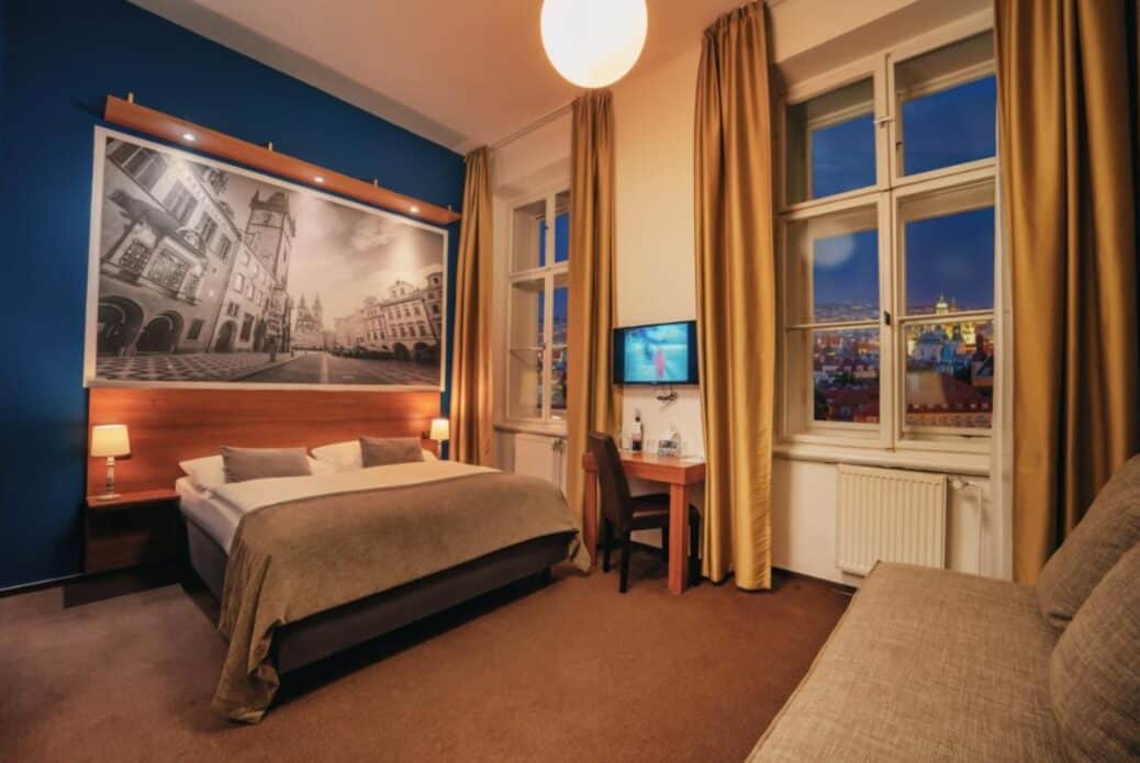 Metropolitan Old Town Hotel