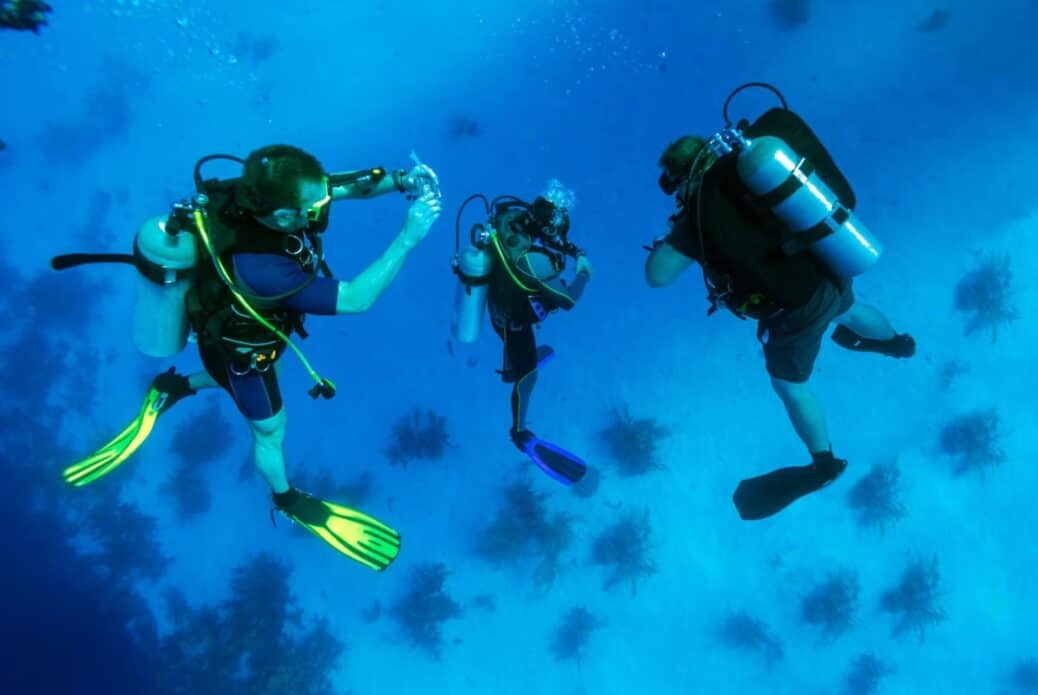 Baptême de plongée sous-marine près de Naoussa à Paros
