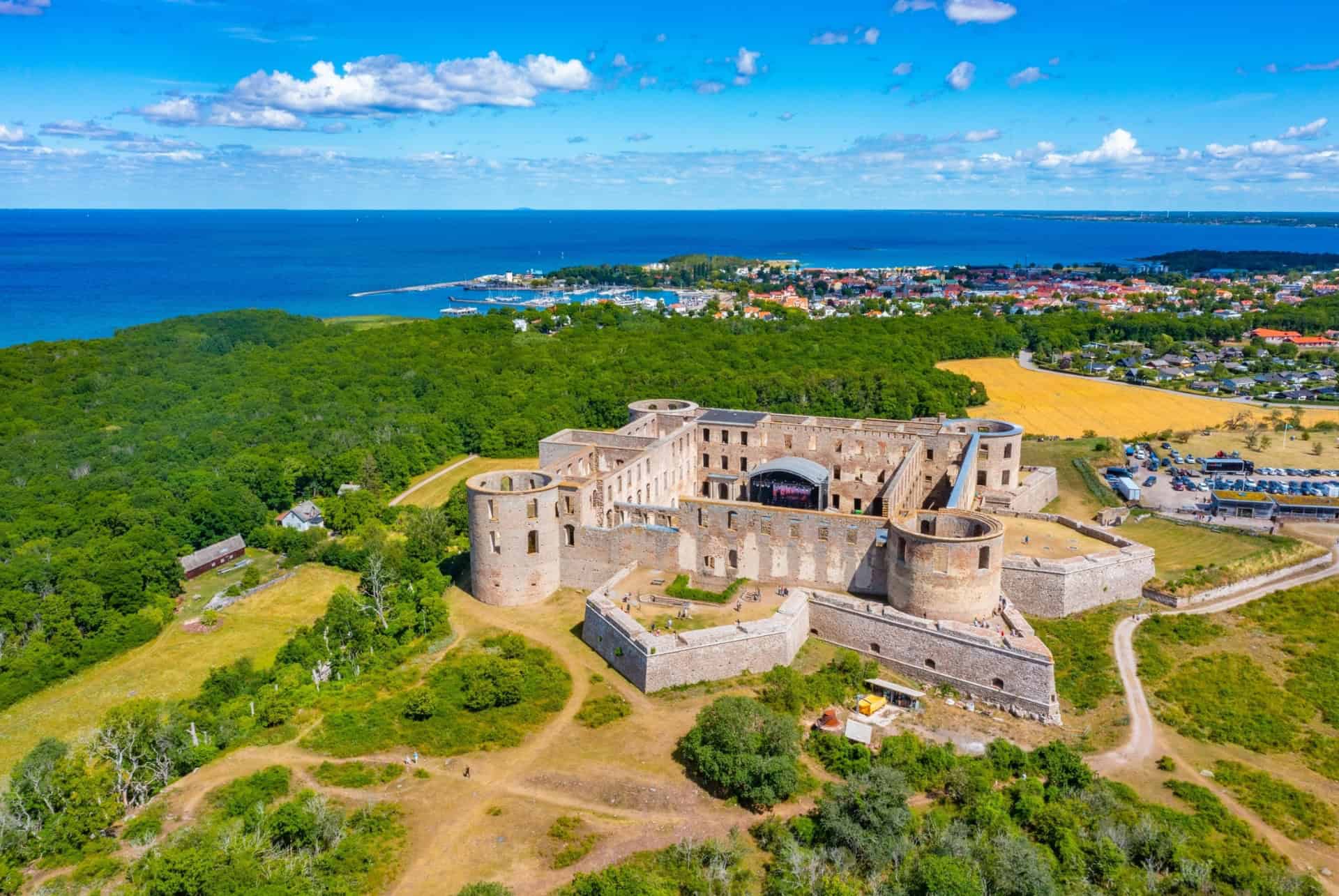 chateau borgholm suede