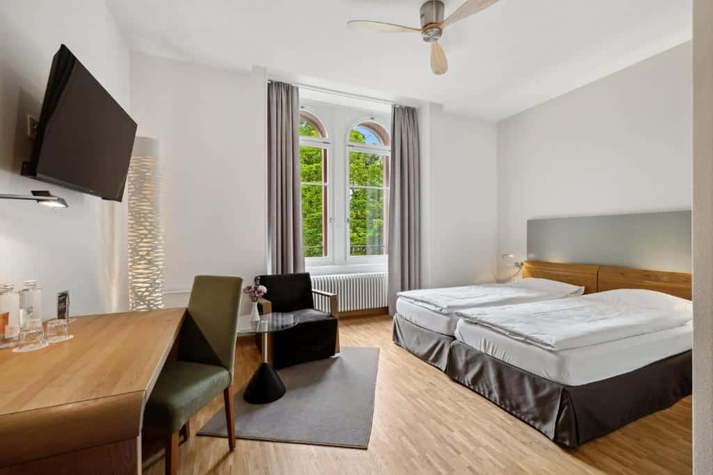 odelya stadthotel im park bale