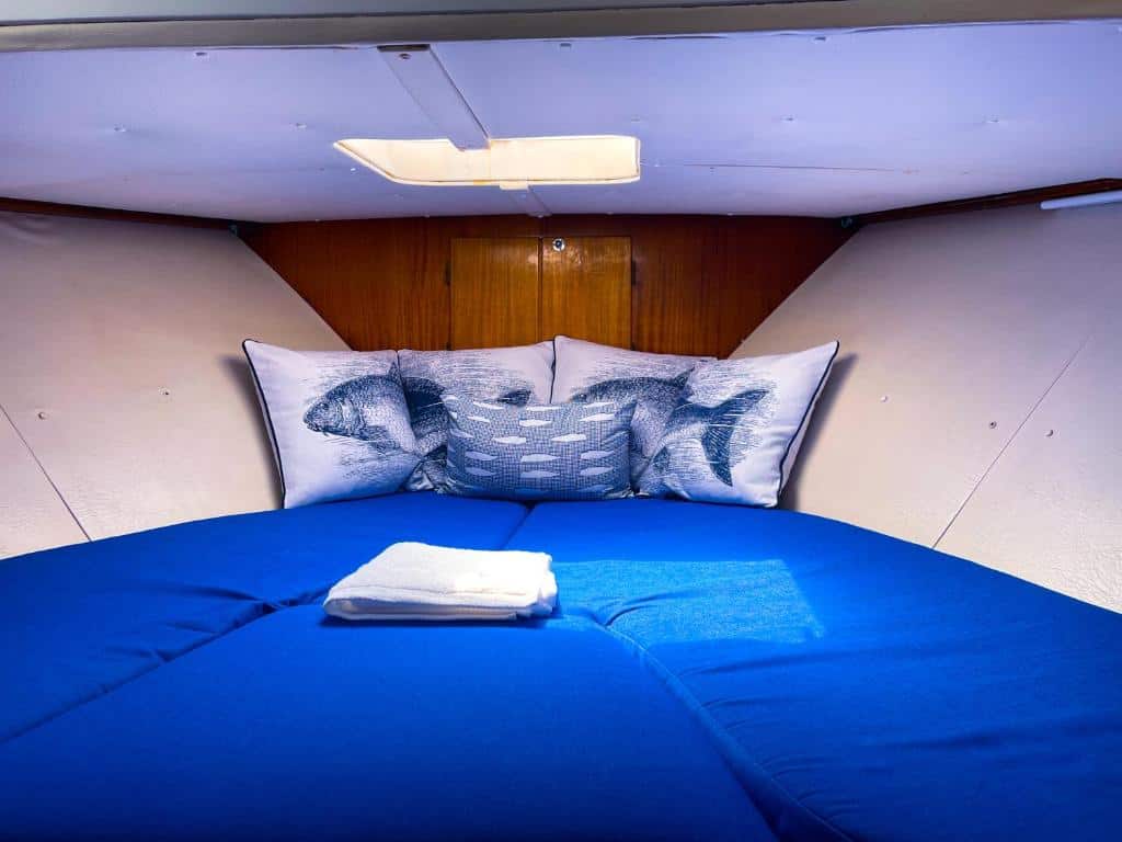 stay in a yacht ou dormir albufeira