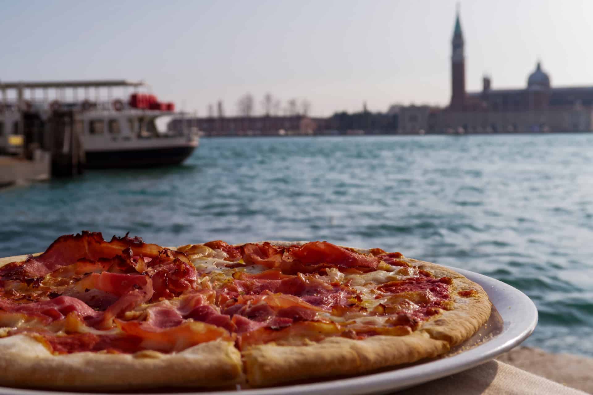 manger une pizza a venise en janvier