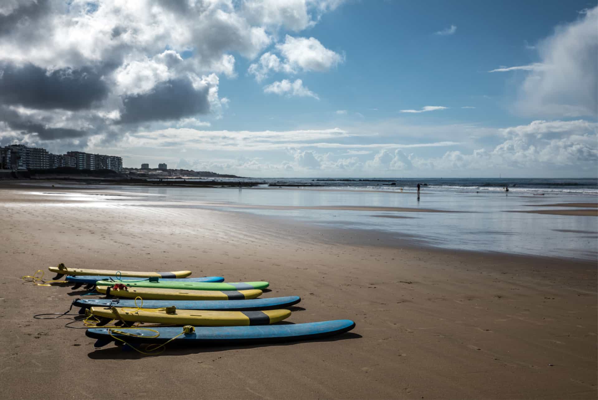 que faire aux sables olonne surf