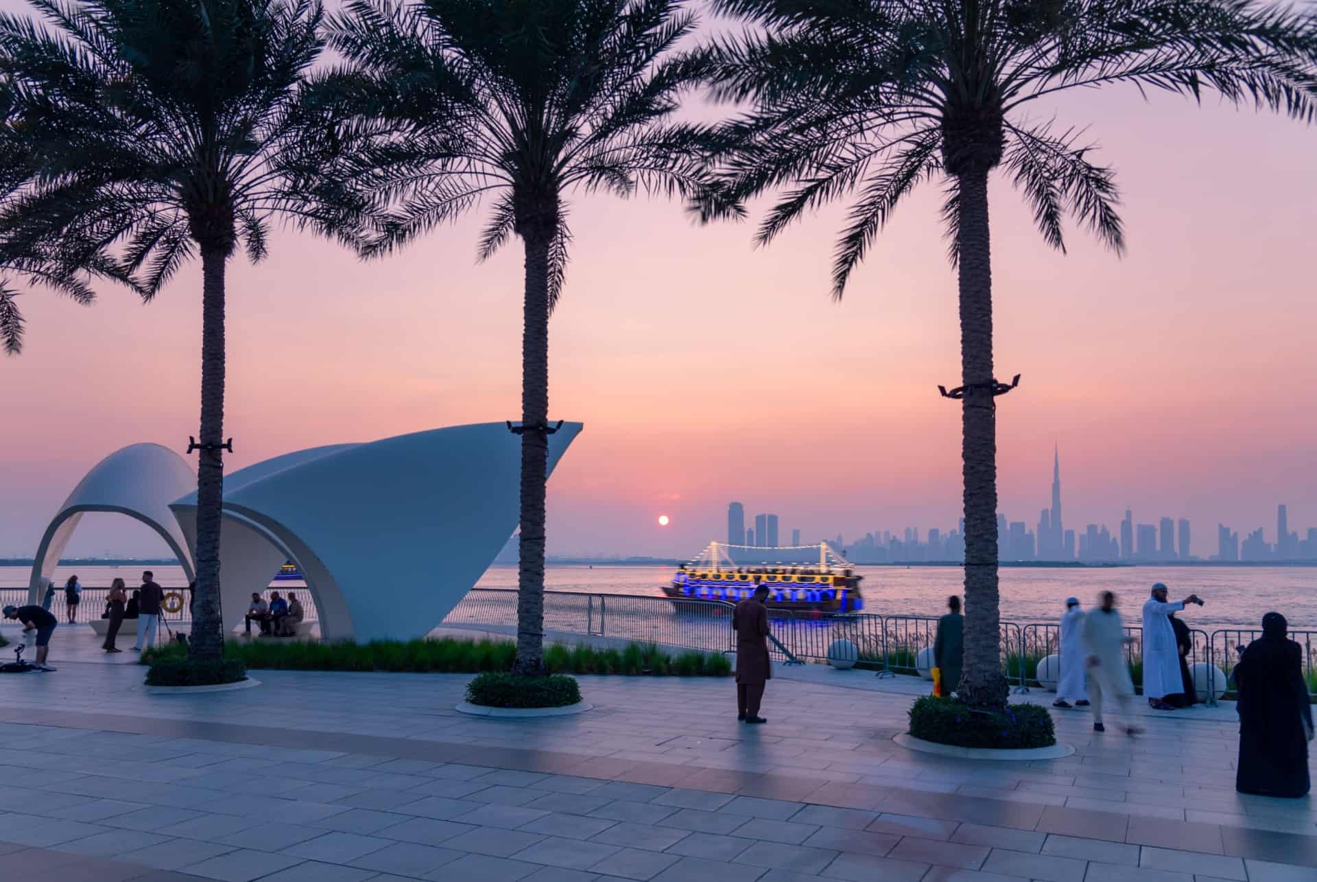 coucher du soleil dubai en bateau