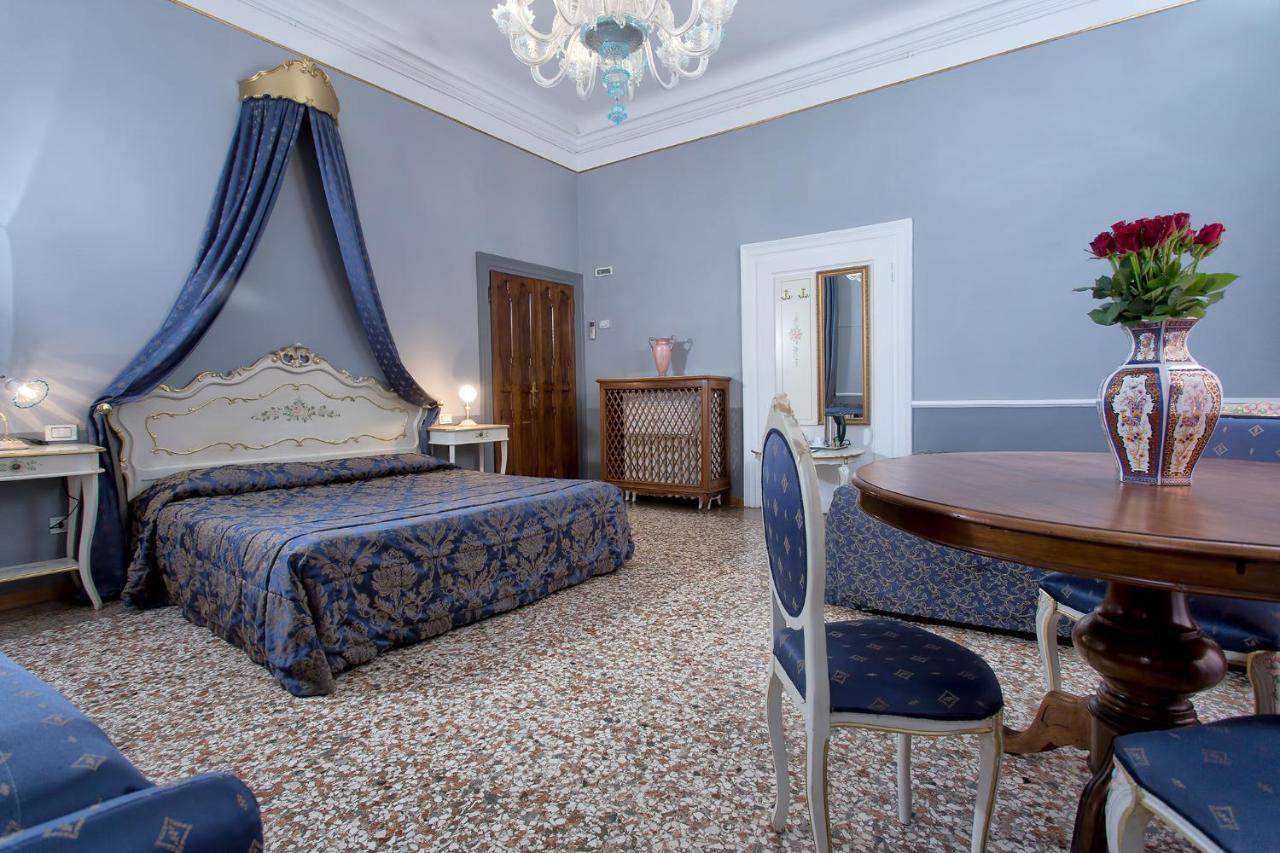 venise insolite hotel mezzo pozzo chambre