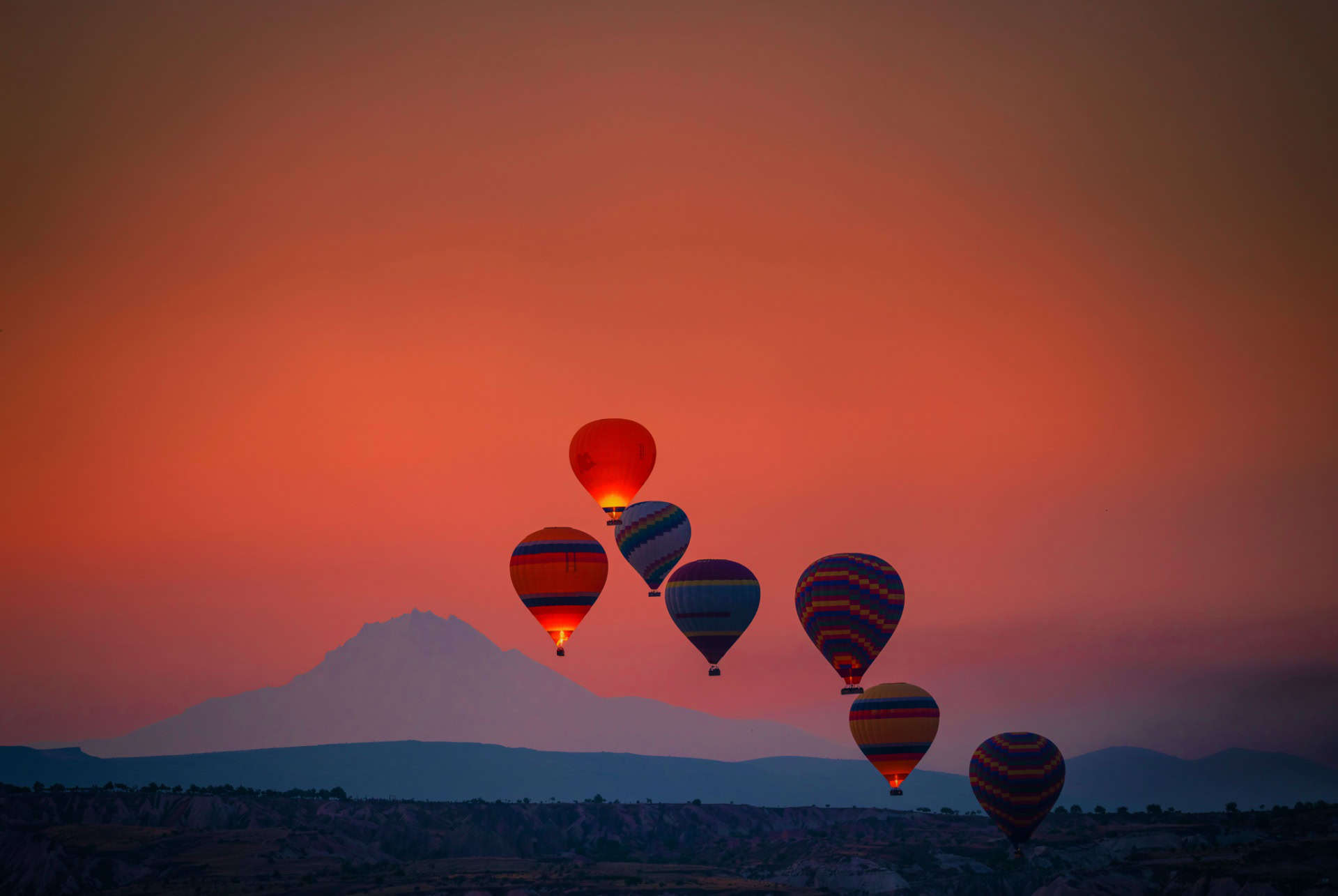 lever de soleil montgolfiere