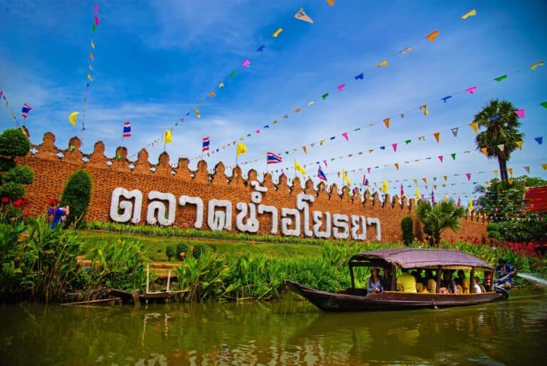 Excursion aux temples d'Ayutthaya et marché flottant d'Ayothaya