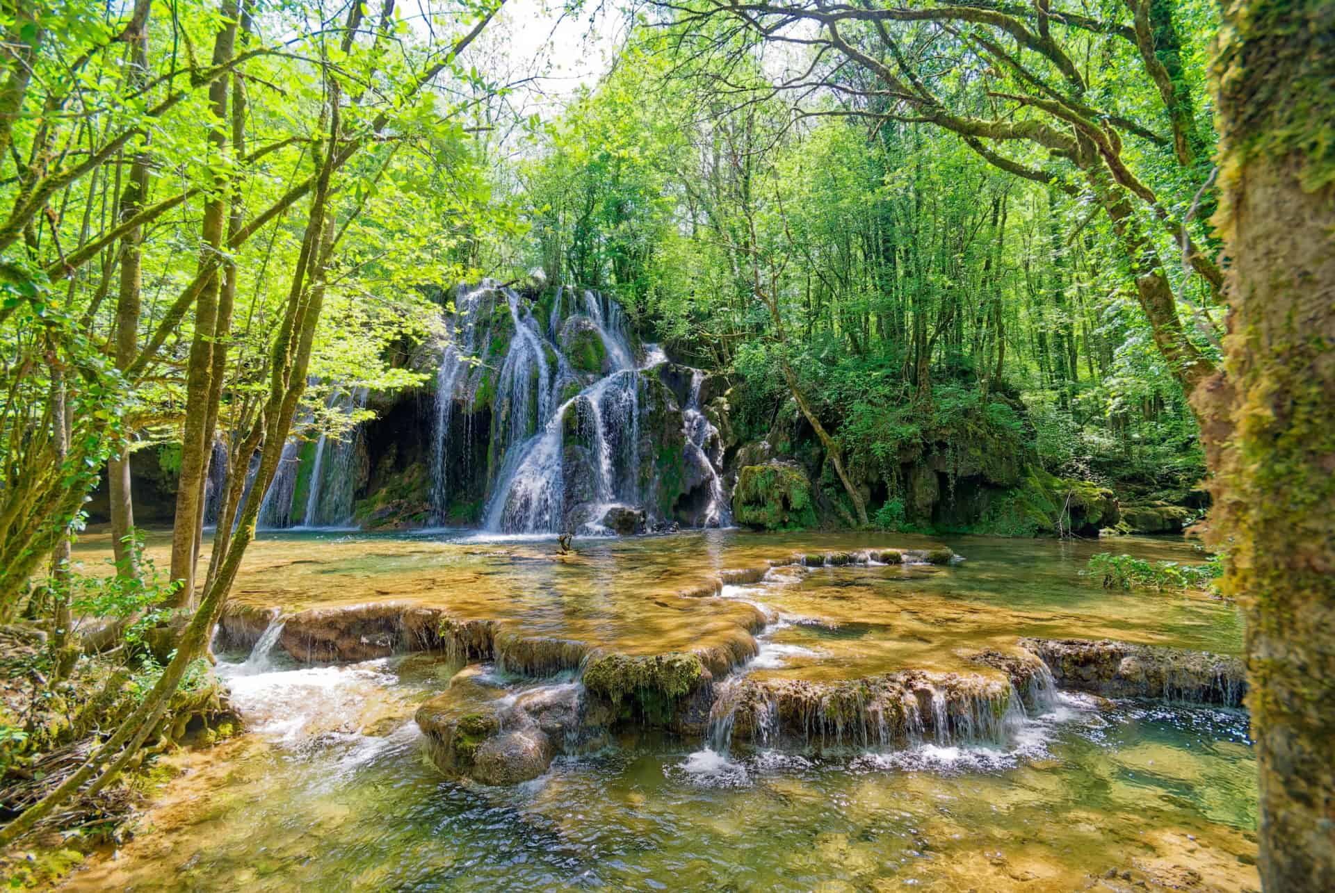 cascade des tufs jura