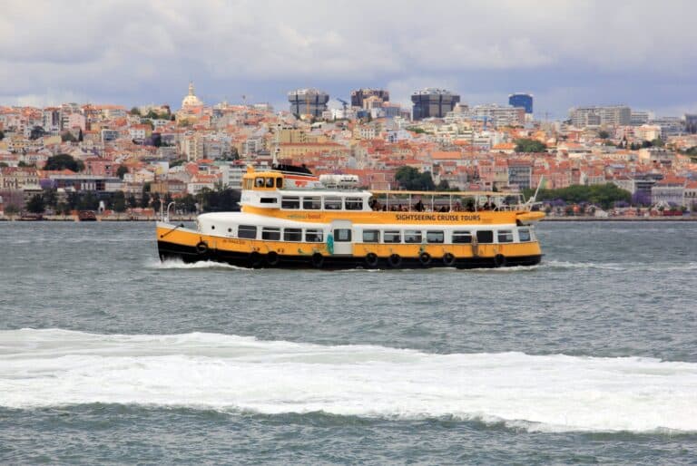 Tour en bateau classique sur le Tage