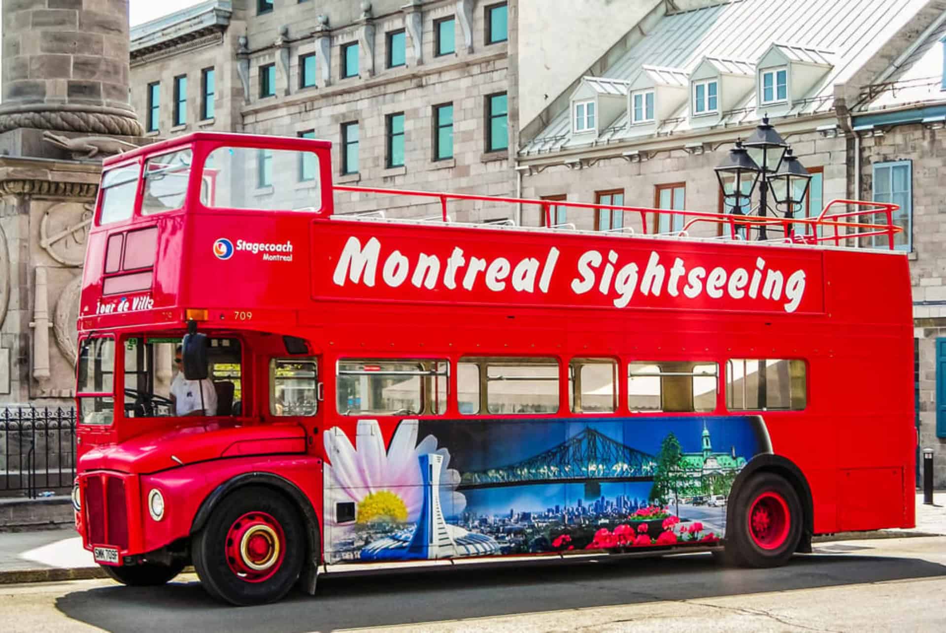 bus a imperiale pour la traversee de montreal