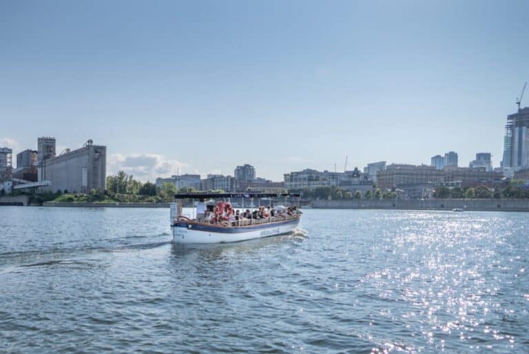 Croisière en bateau électrique