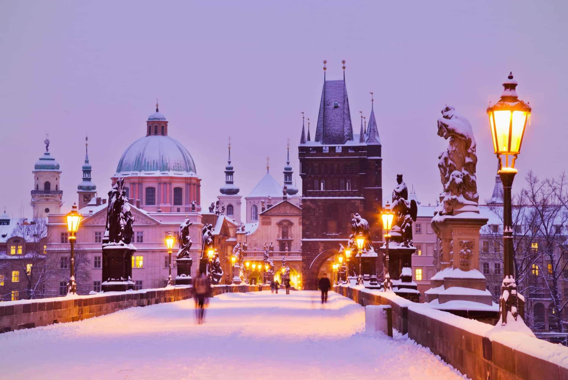 pont charles prague en decembre