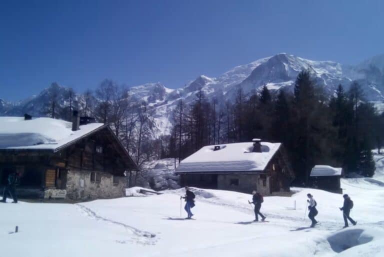 Randonnée guidée en raquette dans la vallée de Chamonix 