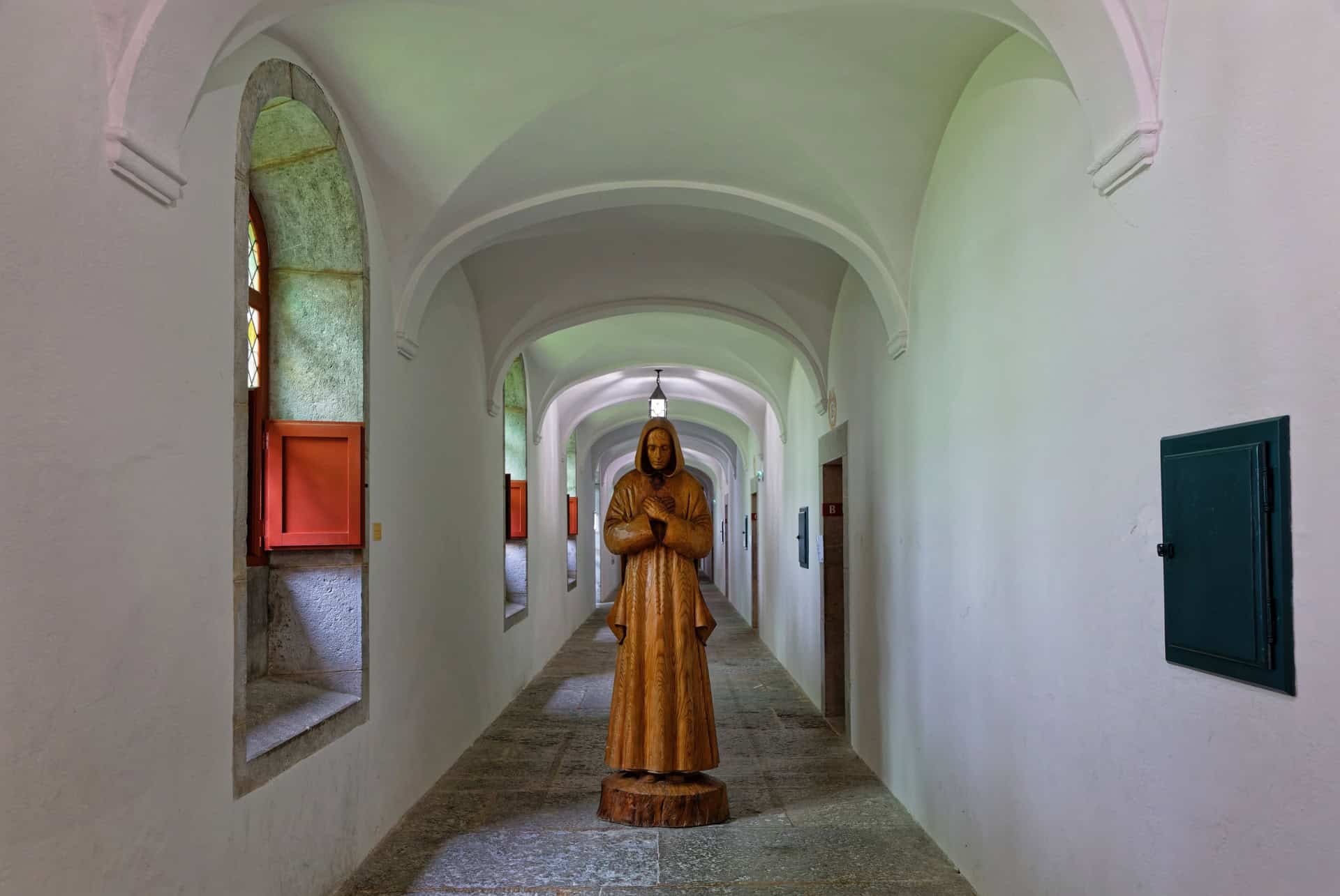 statue de saint pierre de chartreuse