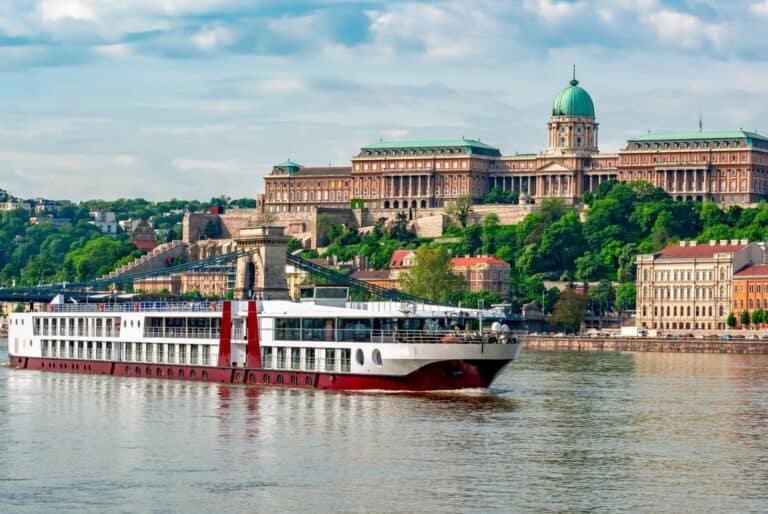 Croisière touristique d'une heure sur le Danube