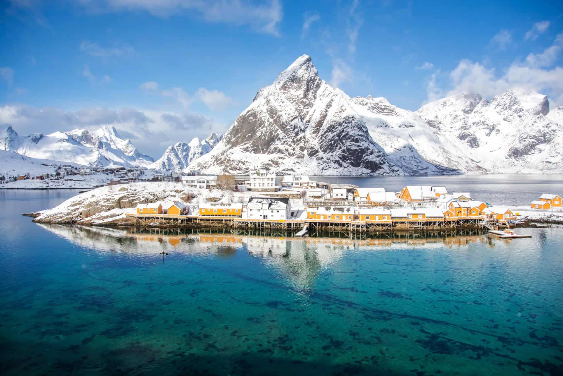 sakrisoy iles lofoten norvege