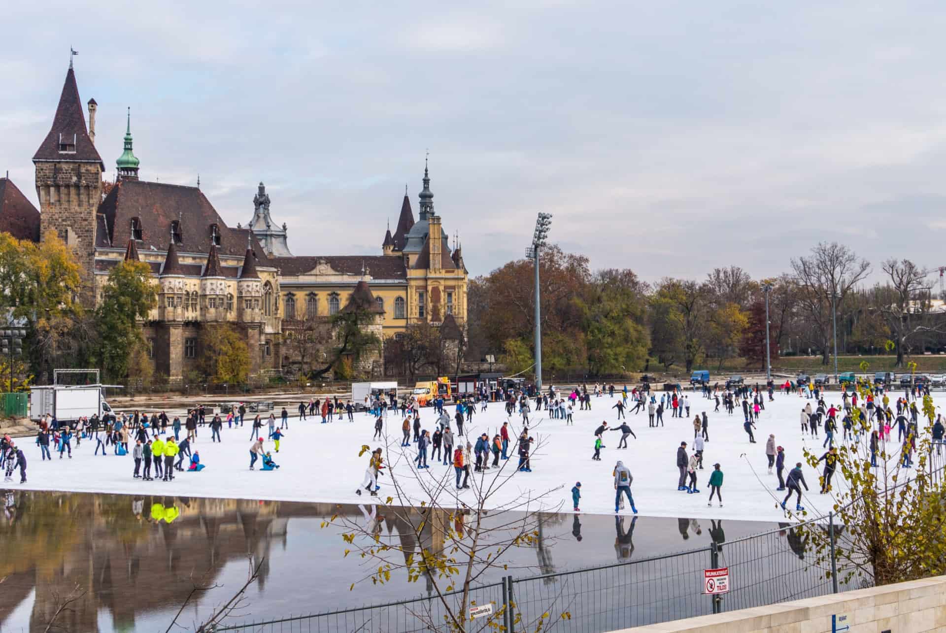 patinoire varosliget budapest