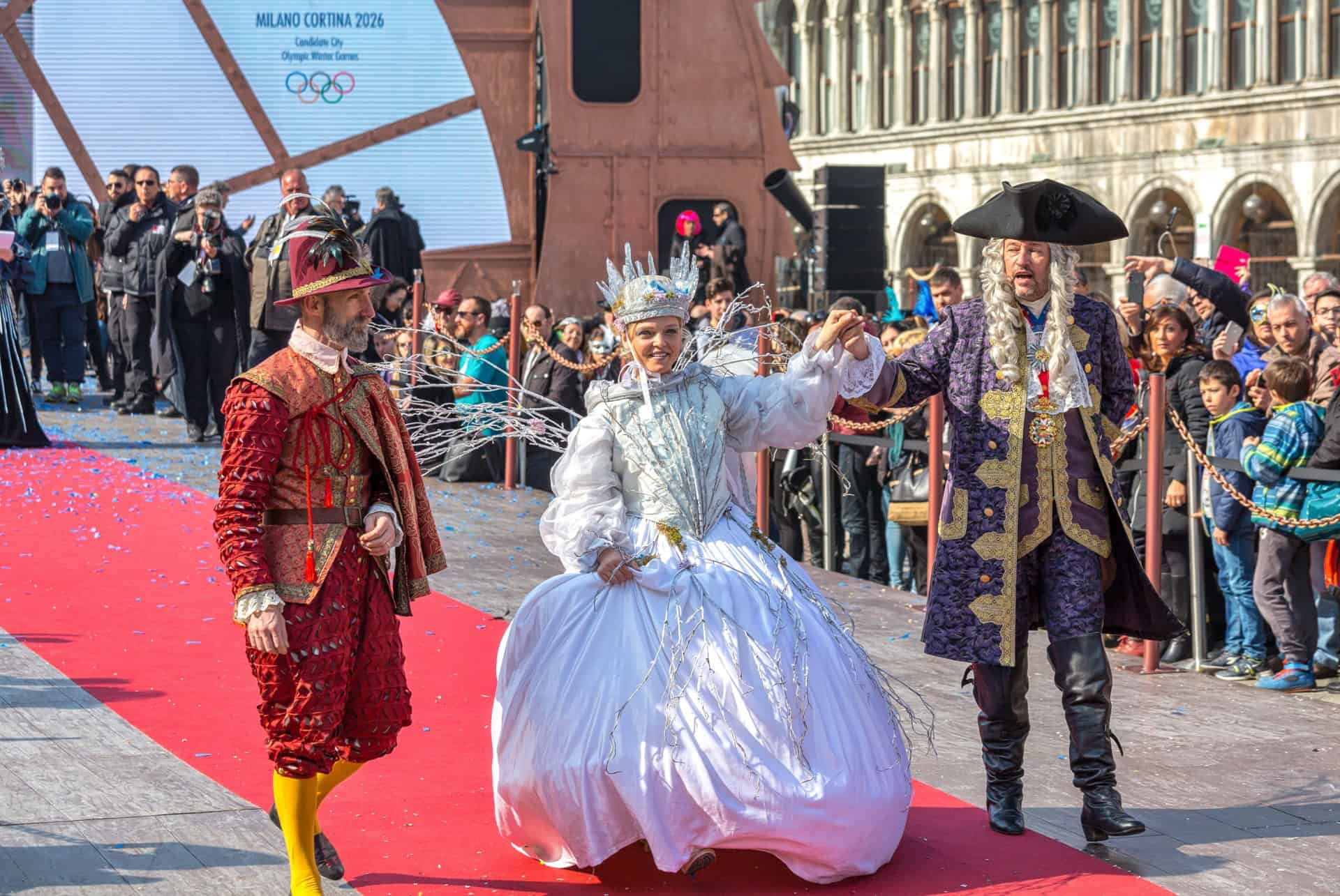 vol aigle carnaval venise en fevrier